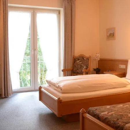 بيت ضيافة Waldhotel Twiehaus Garni لوبيك